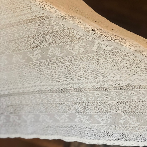 Hollister Lace Skirt - Picture 4 of 6